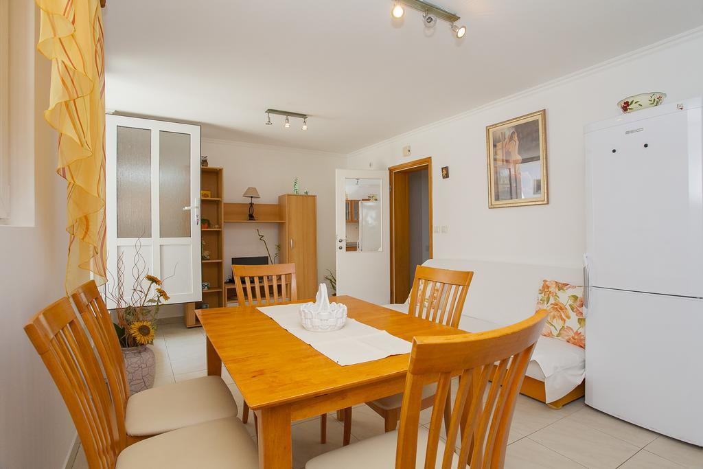 וולה לוקה Guest House Mara מראה חיצוני תמונה