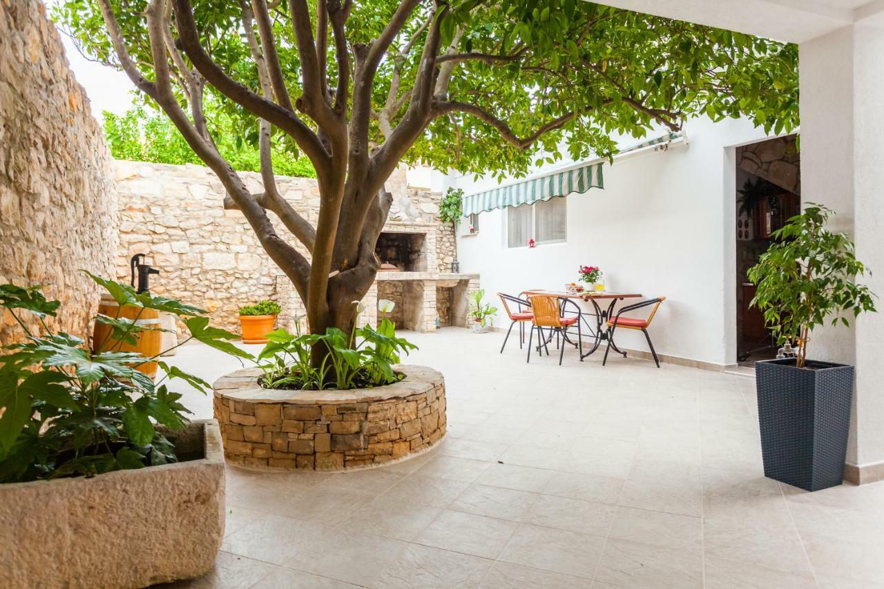 וולה לוקה Guest House Mara מראה חיצוני תמונה