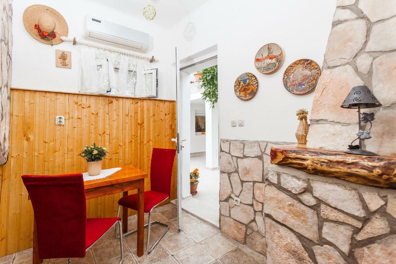 וולה לוקה Guest House Mara מראה חיצוני תמונה