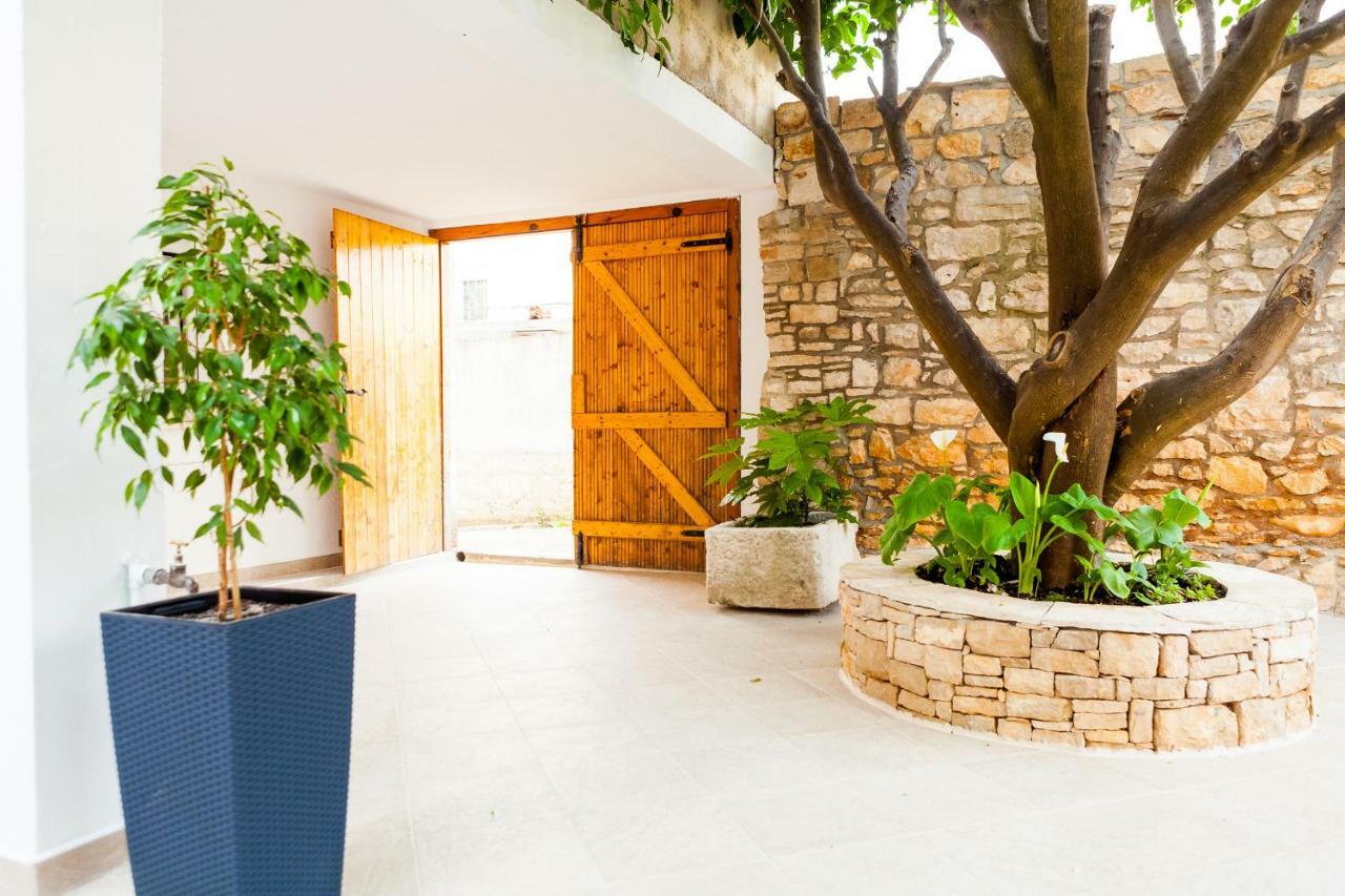 וולה לוקה Guest House Mara מראה חיצוני תמונה